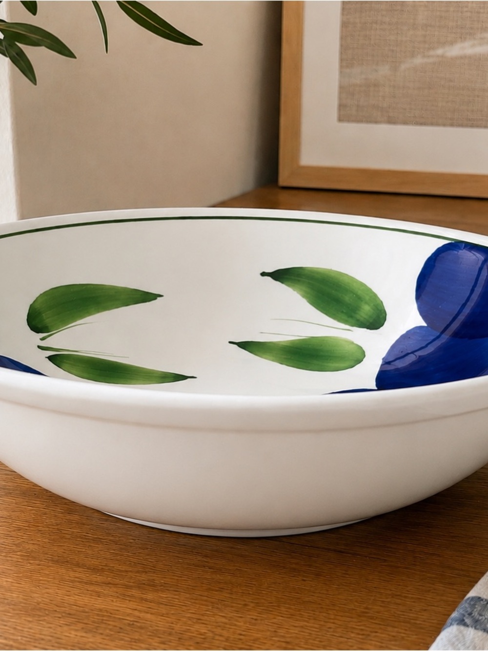 Vintage Hand-Decorated Italian Ceramic Serving Bowl 9.5 diameter